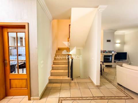 Exclusiva Moradia de Luxo em Condomínio Privado no Coração de Loulé