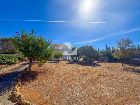 Moradia T4 em Vale Formoso – Elegância, localização privilegiada e elevado potencial de valorização.