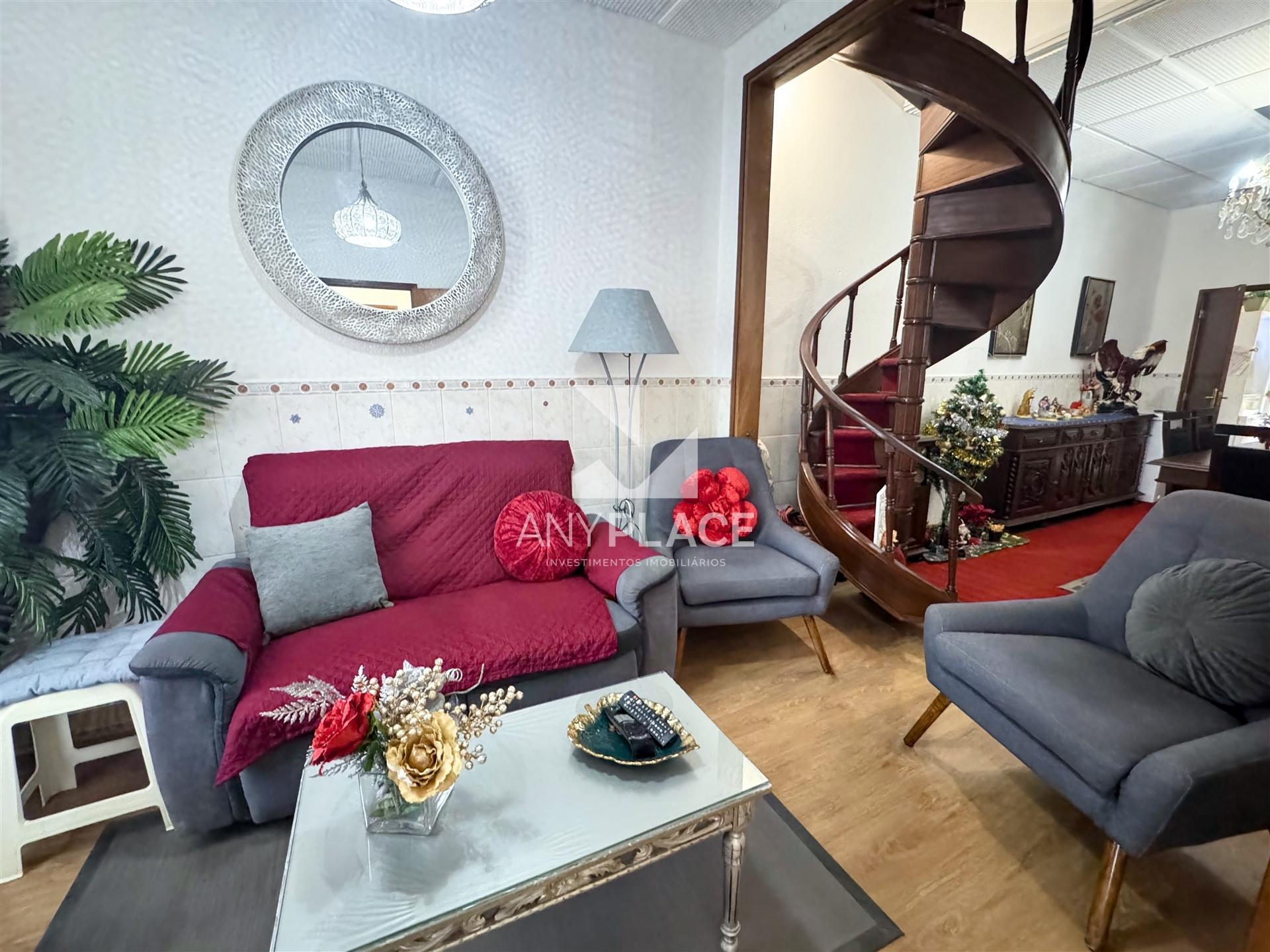 Uma moradia autêntica na zona mais desejada de Loulé, onde o passado inspira e o futuro ganha forma