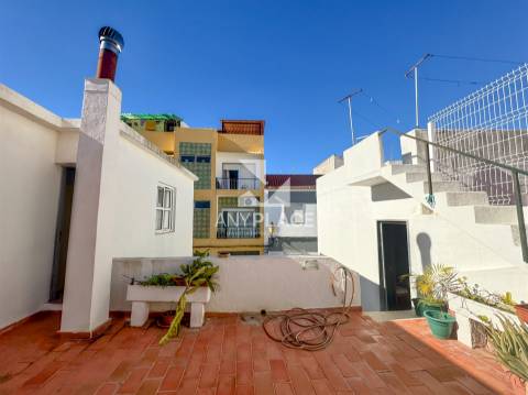 Uma moradia autêntica na zona mais desejada de Loulé, onde o passado inspira e o futuro ganha forma