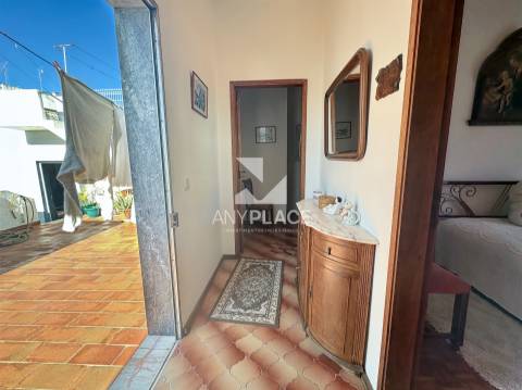 Uma moradia autêntica na zona mais desejada de Loulé, onde o passado inspira e o futuro ganha forma