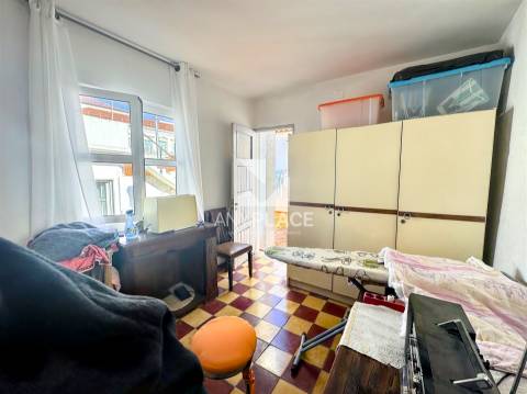 Uma moradia autêntica na zona mais desejada de Loulé, onde o passado inspira e o futuro ganha forma