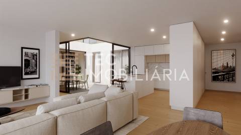 Apartamento T3 com varanda com 17m2, em Paranhos junto ao Polo Universitário