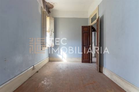 Moradia no Centro Histórico de Leça da Palmeira inserida num lote com 300m2