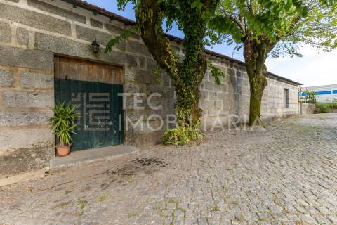 Magnífica quinta, para quem procura tranquilidade para viver ou investir num projeto de sucesso.