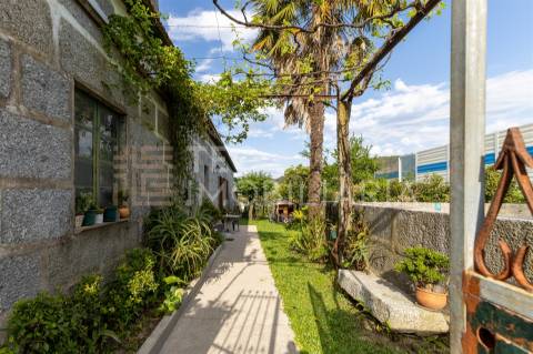 Magnífica quinta, para quem procura tranquilidade para viver ou investir num projeto de sucesso.