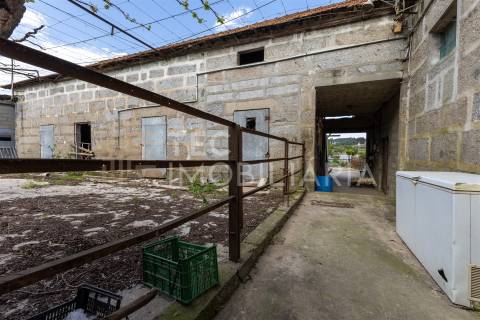 Magnífica quinta, para quem procura tranquilidade para viver ou investir num projeto de sucesso.