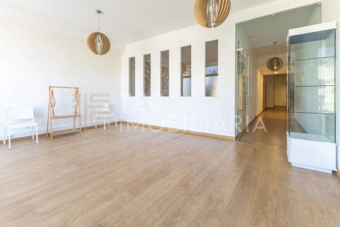 Loja  Venda em Baguim do Monte (Rio Tinto),Gondomar