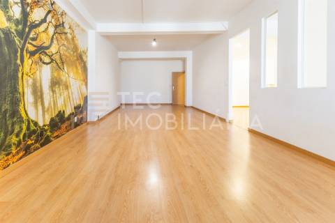 Loja  Venda em Baguim do Monte (Rio Tinto),Gondomar