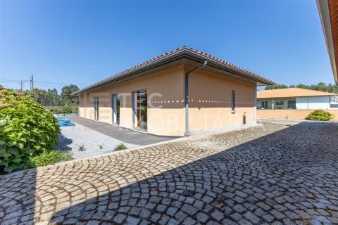 Moradia T3 Venda em Cavernães,Viseu