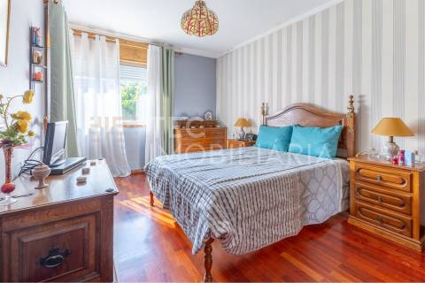 Apartamento T2+1 Ermesinde, num prédio com elevador e com 2 lugares de garagem