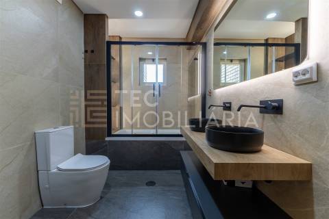 Apartamento T3 Recuado com Terraço — Último Andar — Valongo (Av. Dr. Fernando Melo)