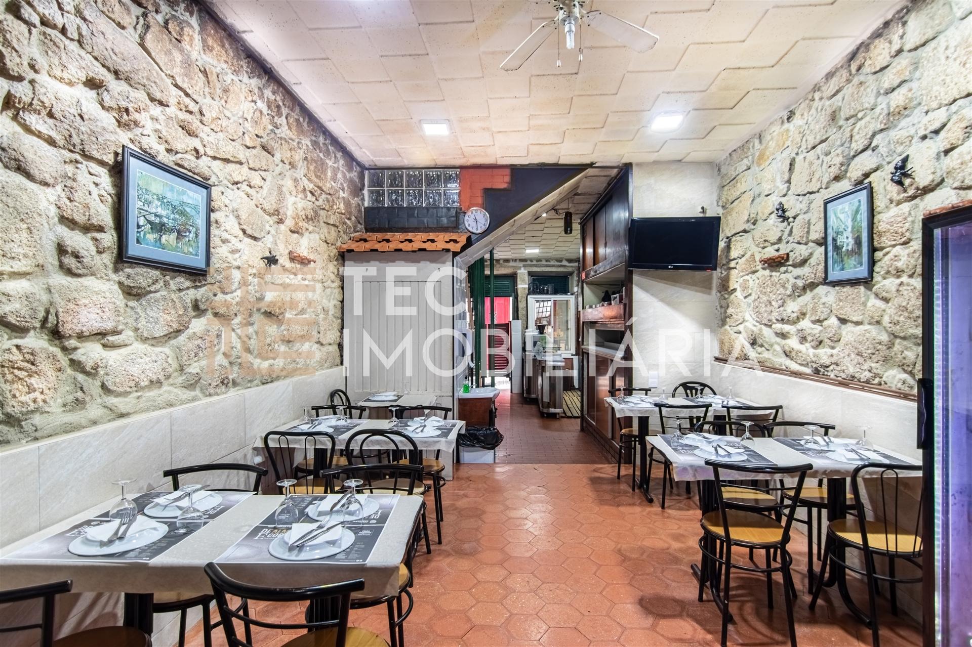 Moradia em Banda T4 Venda em Cedofeita, Santo Ildefonso, Sé, Miragaia, São Nicolau e Vitória,Porto