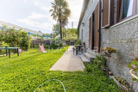 Magnífica quinta, para quem procura tranquilidade para viver ou investir num projeto de sucesso.