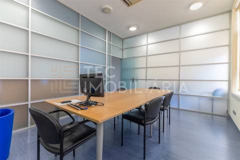 Escritório para Arrendamento em Coworking, com instalações partilhadas – São Roque da Lameira