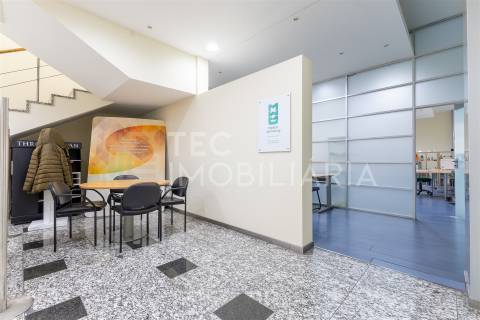 Escritório para Arrendamento em Coworking, com instalações partilhadas – São Roque da Lameira
