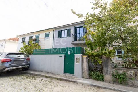 Moradia em Banda T3 Venda em Ramalde,Porto