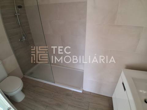 Exclusivo Andar Moradia T3 Totalmente Renovado em S. Cosme, Gondomar