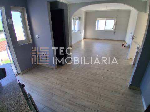 Exclusivo Andar Moradia T3 Totalmente Renovado em S. Cosme, Gondomar