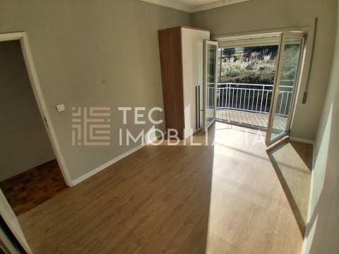 Exclusivo Andar Moradia T3 Totalmente Renovado em S. Cosme, Gondomar