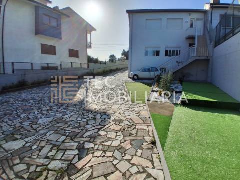 Exclusivo Andar Moradia T3 Totalmente Renovado em S. Cosme, Gondomar