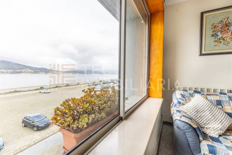 Apartamento T2 em Caminha com terraço e vista Rio