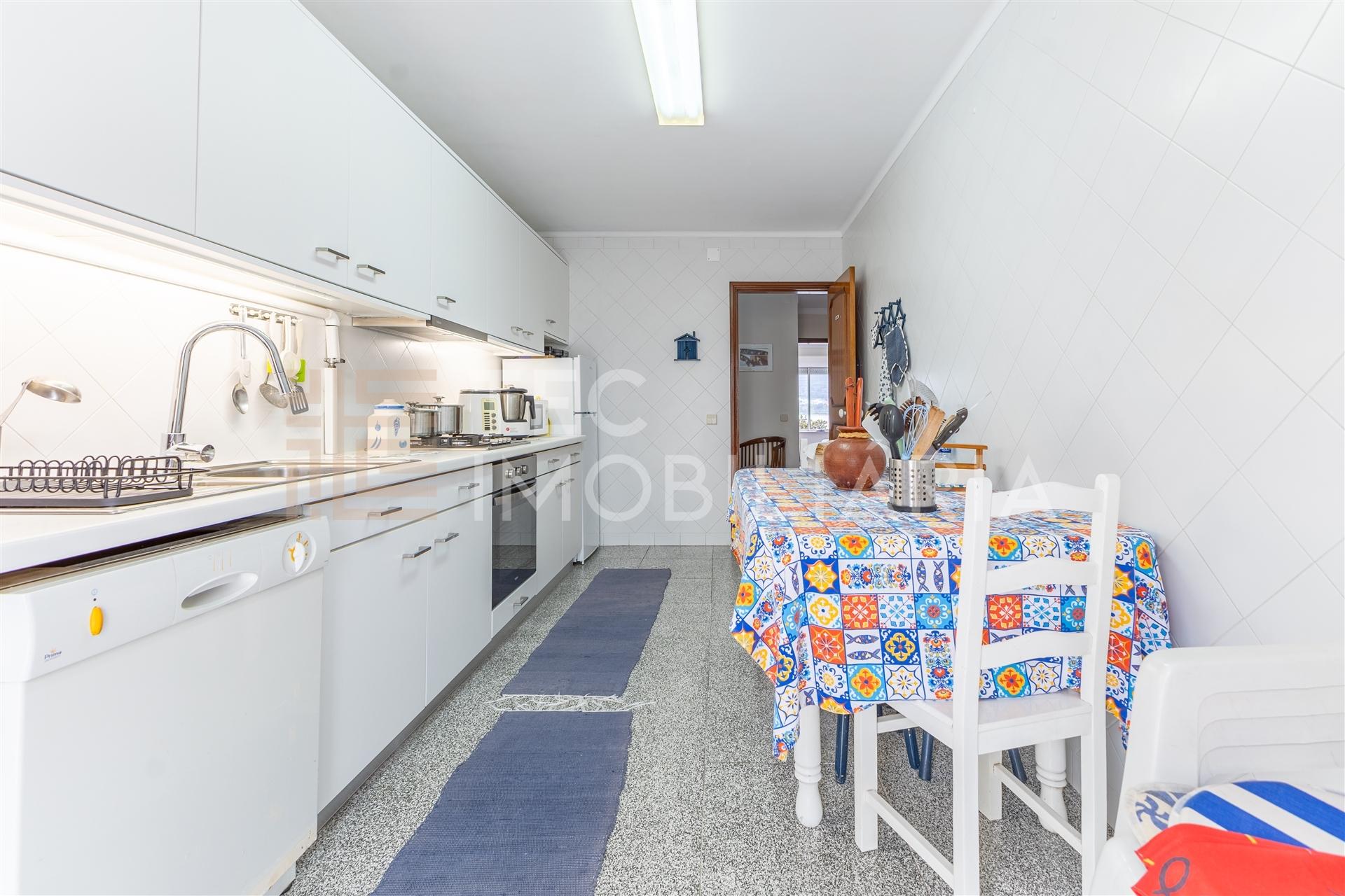 Apartamento T2 em Caminha com terraço e vista Rio