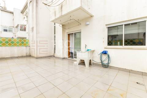 Apartamento T2 em Caminha com terraço e vista Rio