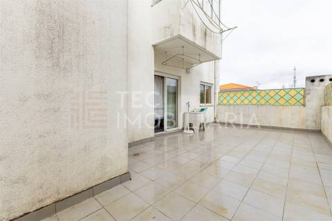 Apartamento T2 em Caminha com terraço e vista Rio