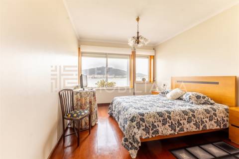 Apartamento T2 em Caminha com terraço e vista Rio