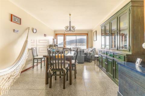 Apartamento T2 em Caminha com terraço e vista Rio