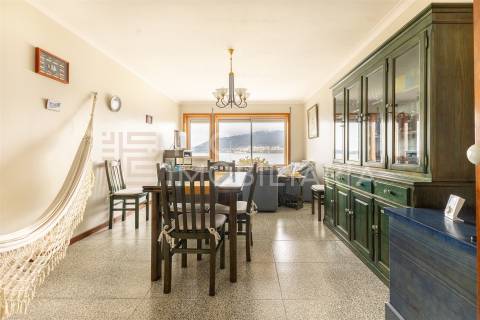 Apartamento T2 em Caminha com terraço e vista Rio