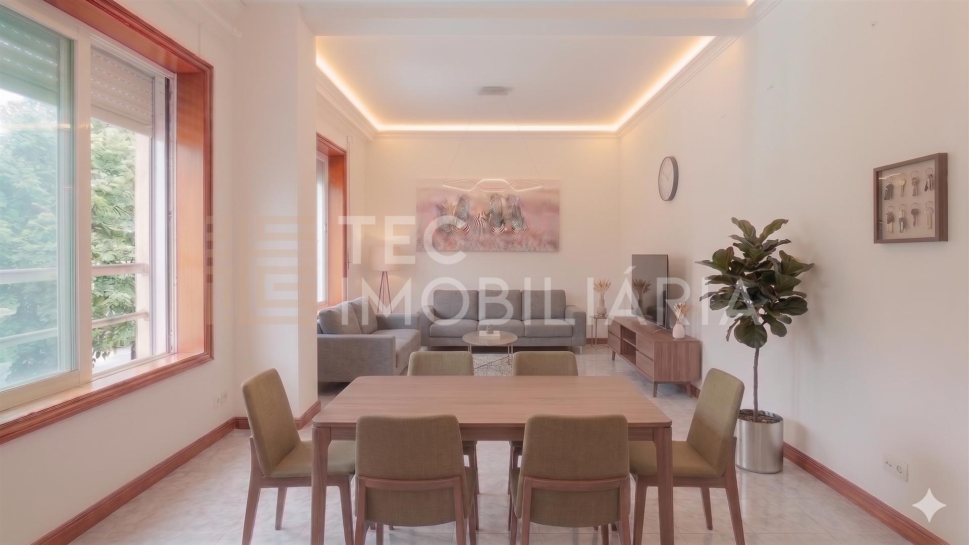 T3 Duplex em Águas Santas num prédio com elevador e lugar de garagem