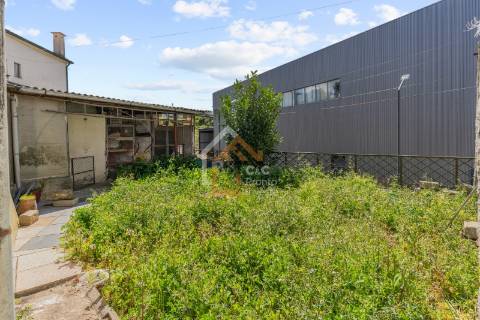 Moradia >=T10 Venda em Ferreiros e Gondizalves,Braga