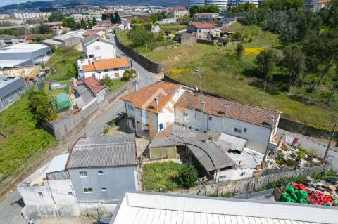 Moradia >=T10 Venda em Ferreiros e Gondizalves,Braga