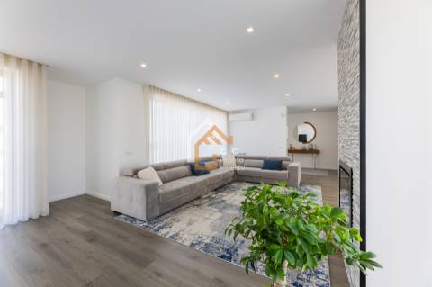 Moradia Isolada T3 Venda em Soutelo,Vila Verde