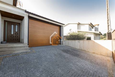 Moradia Isolada T3+1 Venda em Mire de Tibães,Braga