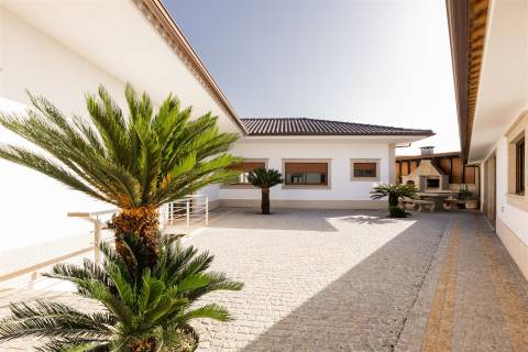 Moradia Isolada T3+1 Venda em Mire de Tibães,Braga