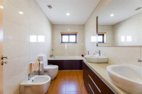 Moradia Isolada T3+1 Venda em Mire de Tibães,Braga