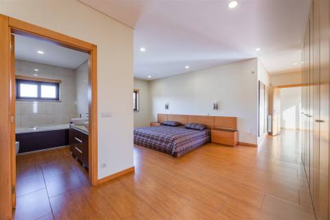 Moradia Isolada T3+1 Venda em Mire de Tibães,Braga