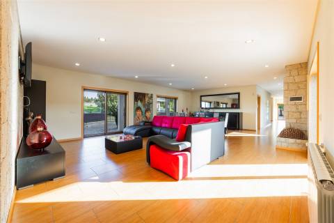 Moradia Isolada T3+1 Venda em Mire de Tibães,Braga