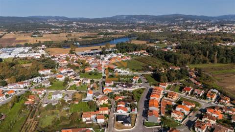 Moradia Isolada T3+1 Venda em Mire de Tibães,Braga