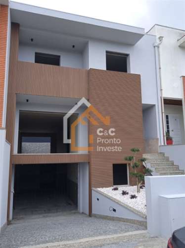 Moradia T3+1 Venda em Este (São Pedro e São Mamede),Braga