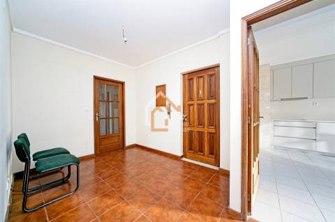 Apartamento T3 Venda em Nogueira, Fraião e Lamaçães,Braga