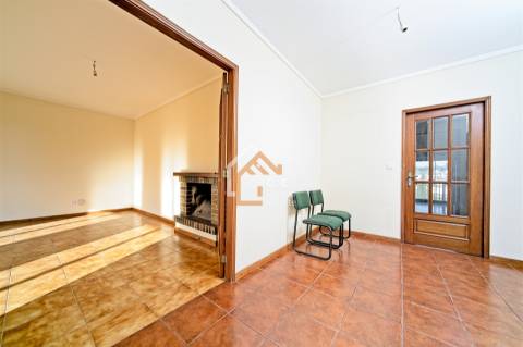 Apartamento T3 Venda em Nogueira, Fraião e Lamaçães,Braga