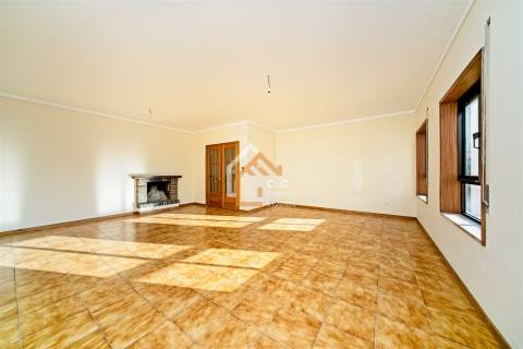 Apartamento T3 Venda em Nogueira, Fraião e Lamaçães,Braga