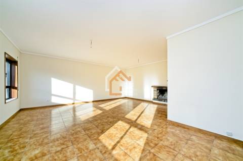 Apartamento T3 Venda em Nogueira, Fraião e Lamaçães,Braga