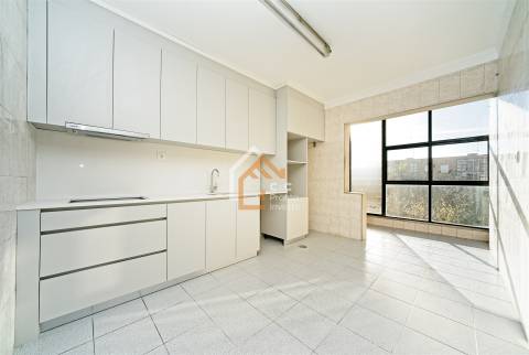 Apartamento T3 Venda em Nogueira, Fraião e Lamaçães,Braga