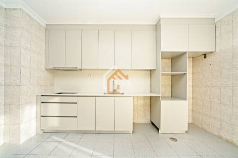 Apartamento T3 Venda em Nogueira, Fraião e Lamaçães,Braga