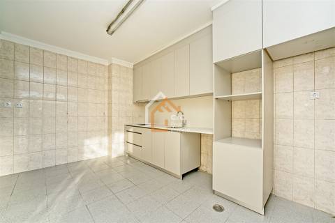 Apartamento T3 Venda em Nogueira, Fraião e Lamaçães,Braga